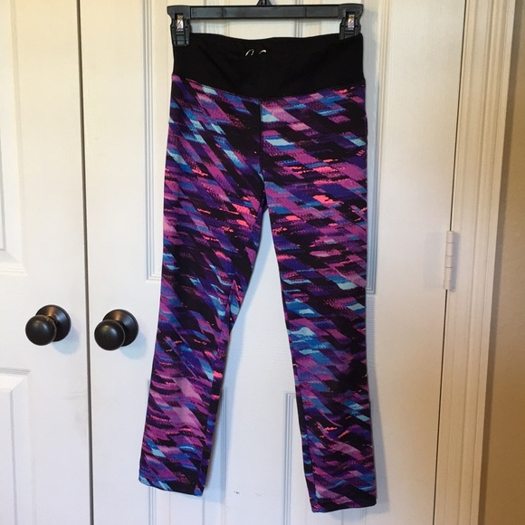 🌈City Streets Cropped Multicolor Leggings🌈 - Picture 1 of 4